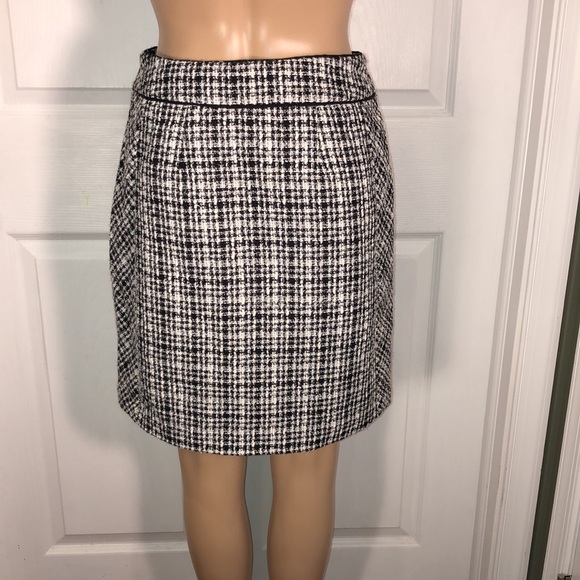 White House Black Market Black & White Skirt 2 - Picture 4 of 6